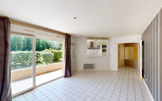 VENDU – APPARTEMENT T2 AVEC TERRASSE ET PARKING – ANGLET, QUARTIER HOUNDARO